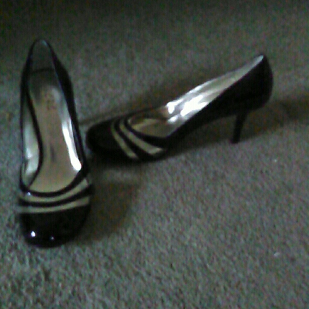 Women's shoes